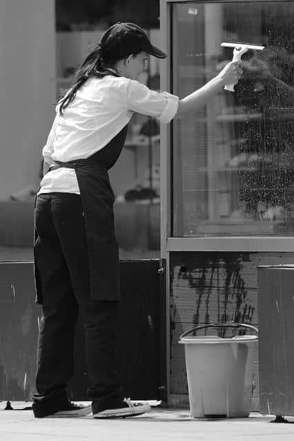 Mobilne usługi mycia okien w Warszawie