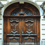 Kupując Drzwi Drewniane w Warszawie - Porady i Wskazówki