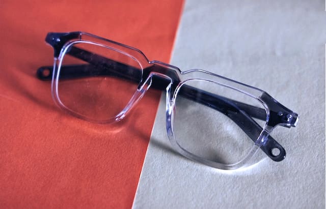 Okulary z filtrem światła niebieskiego – dla kogo?